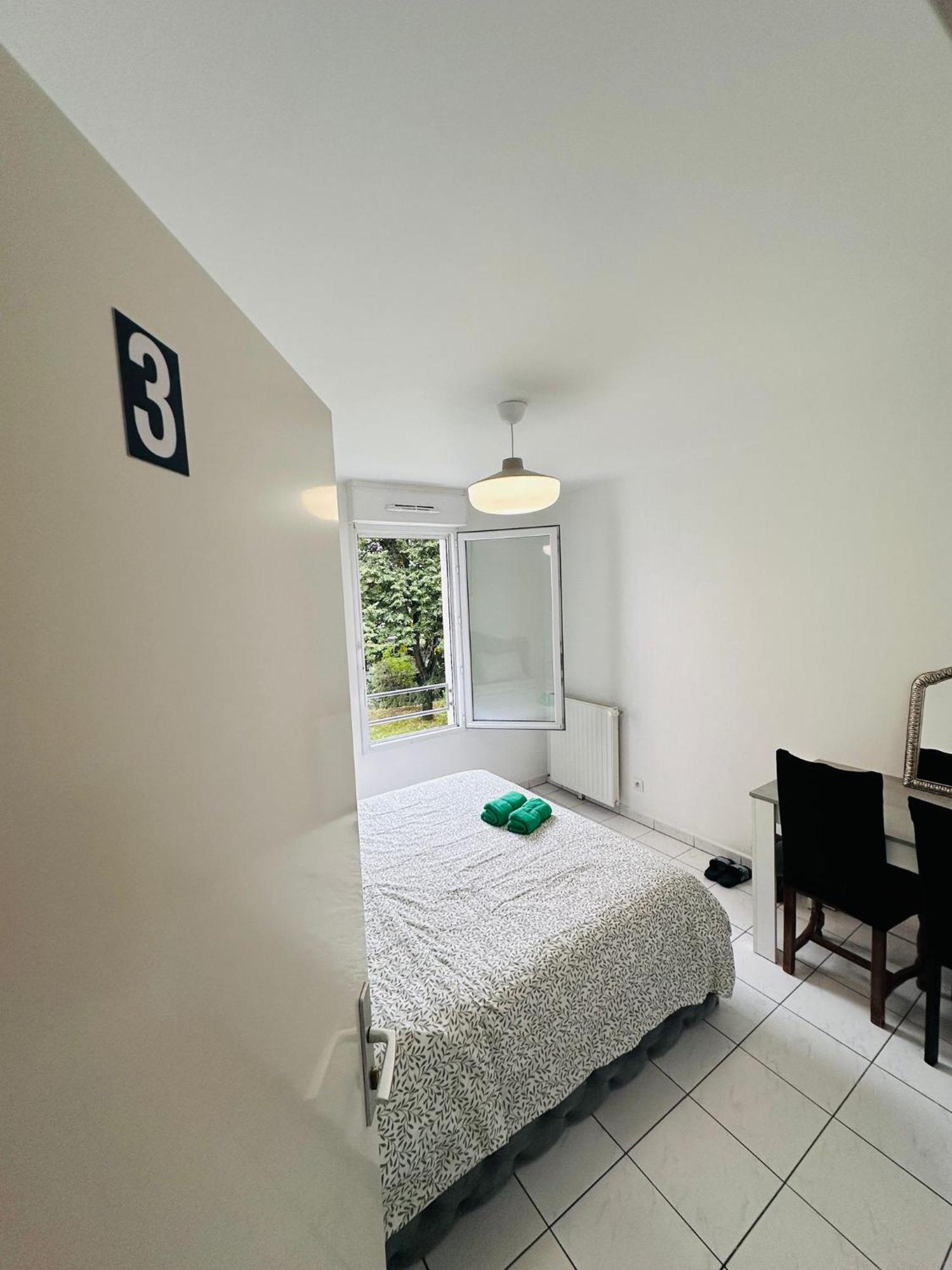 Ferienwohnung Sri-Indo Bobigny Paris Exterior foto