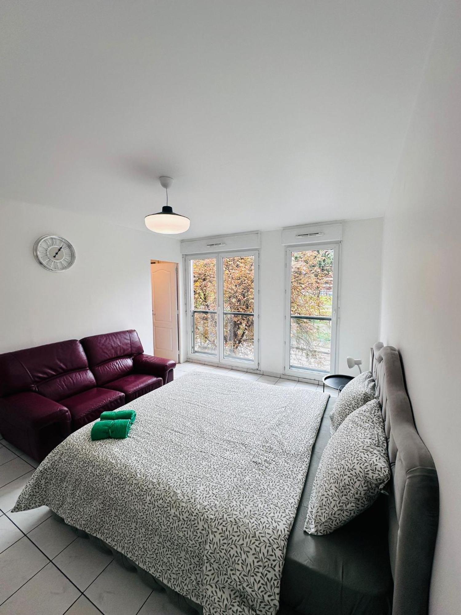 Ferienwohnung Sri-Indo Bobigny Paris Exterior foto