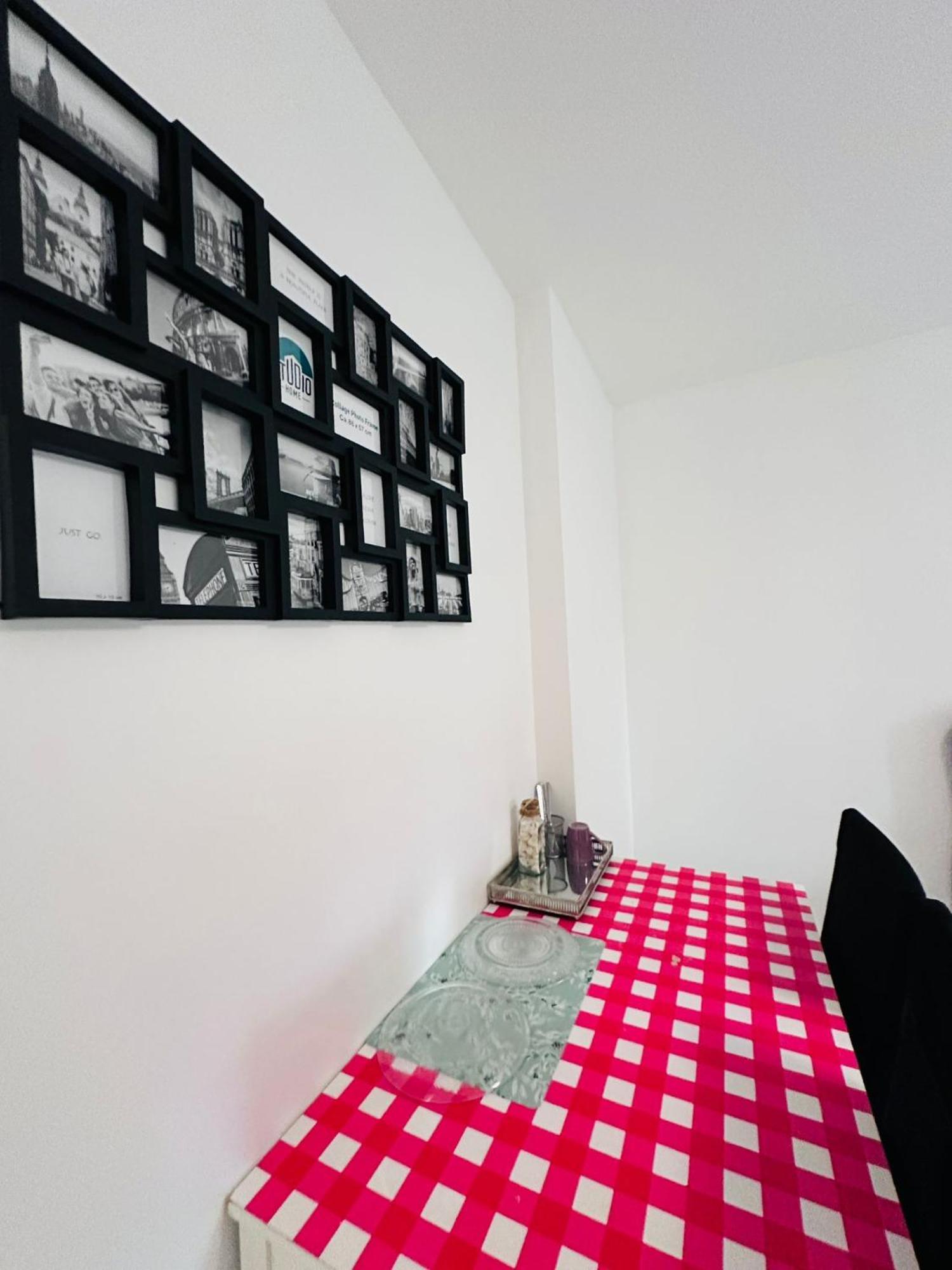 Ferienwohnung Sri-Indo Bobigny Paris Exterior foto
