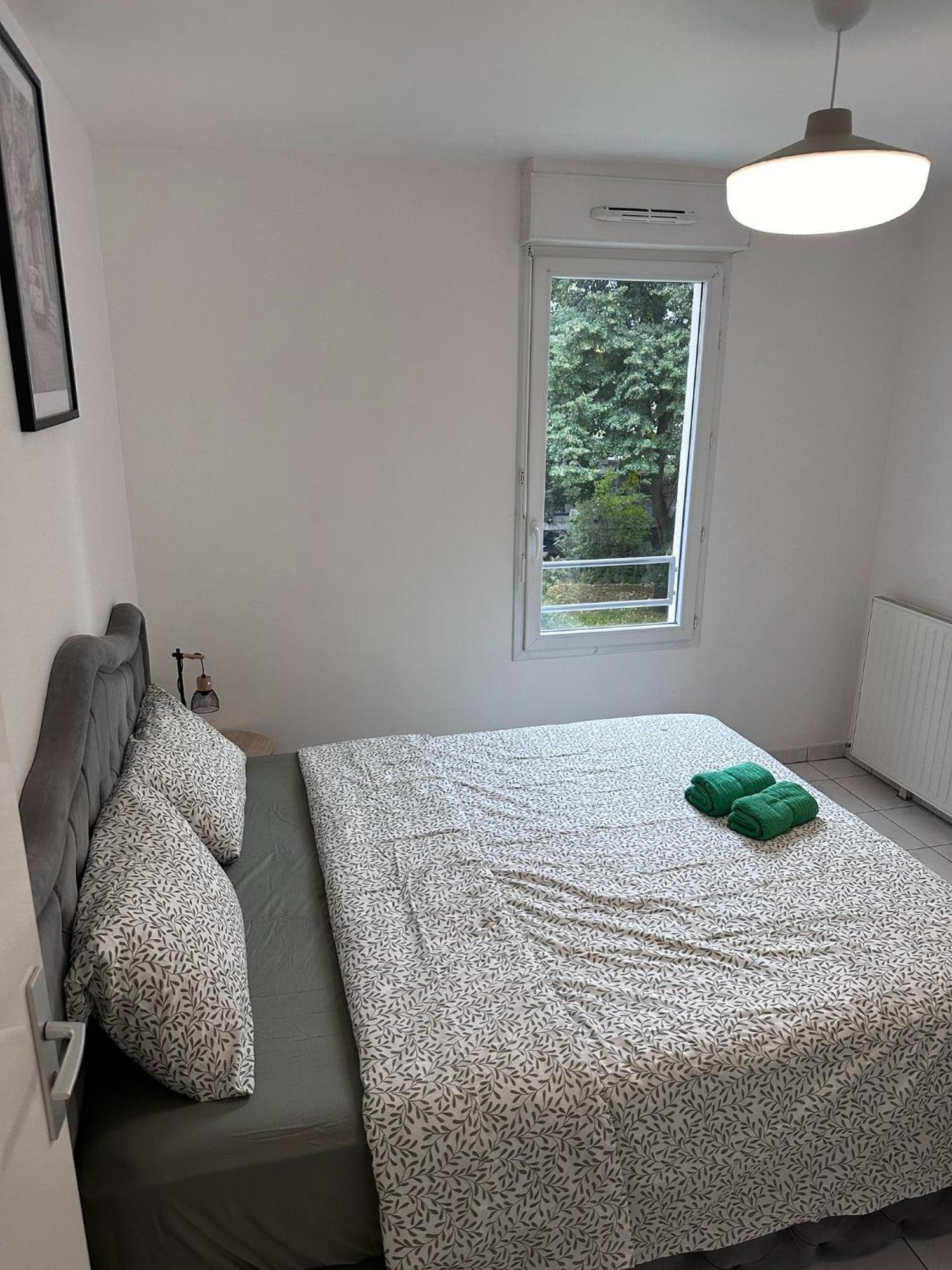 Ferienwohnung Sri-Indo Bobigny Paris Exterior foto