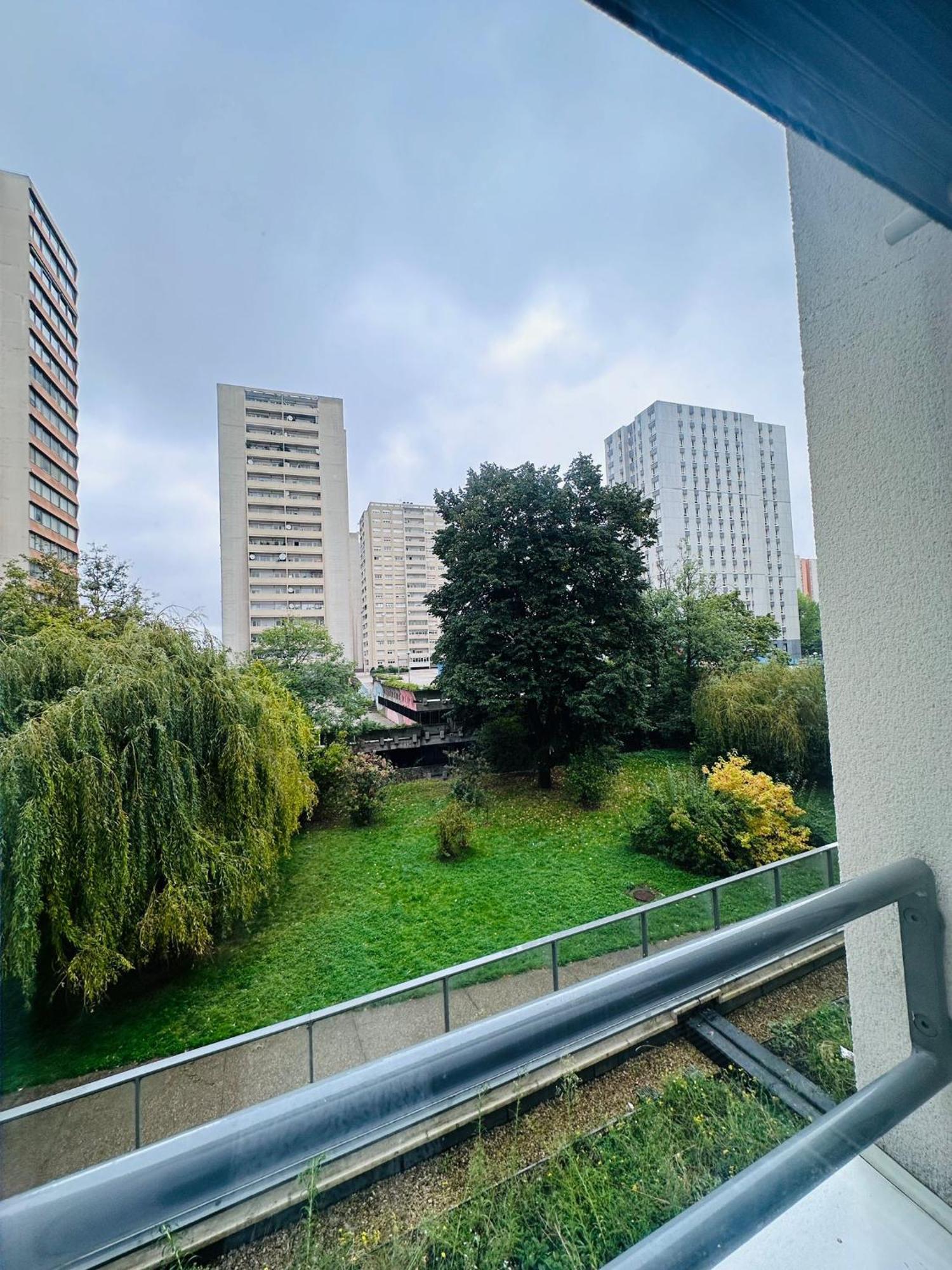 Ferienwohnung Sri-Indo Bobigny Paris Exterior foto